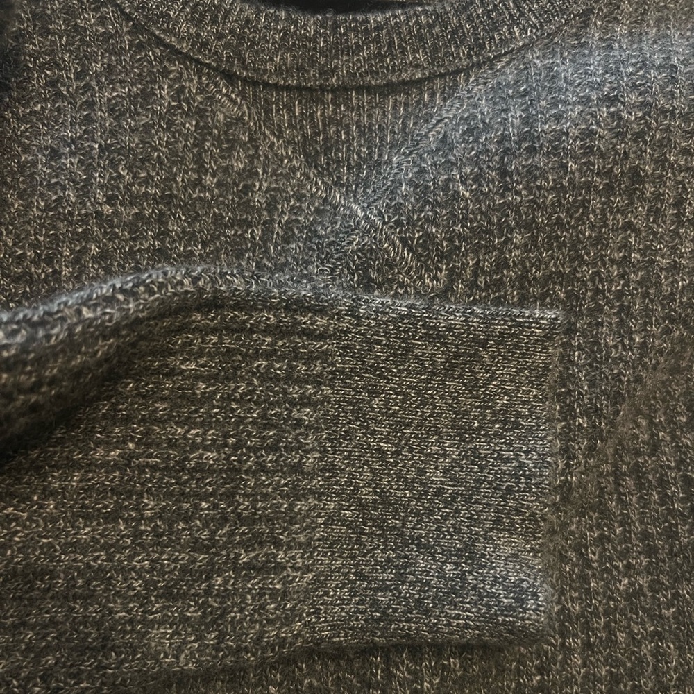 SAKS FIFTH 100% cashmere waffle knit crew neck charcoal sweater XL luxury money - Picture 5 of 9